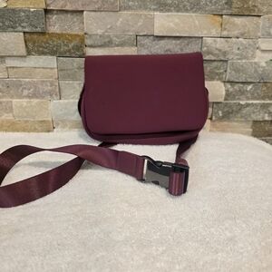 Serra Women’s Crossbody Bag - Burgundy